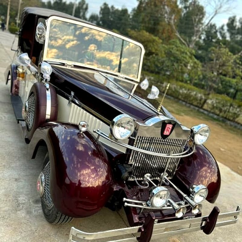 Vintage wedding car photo 5
